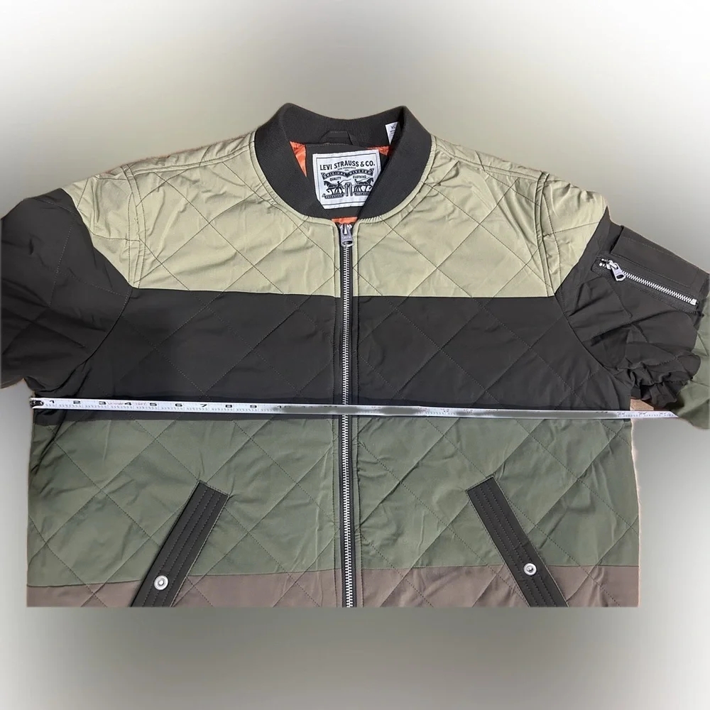 NWT Levi's SZ XL brown/green/taupe multicolored quilted bomber jacket/chest 50”